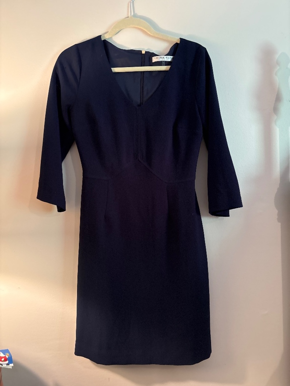 Trina Turk navy v neck size 4